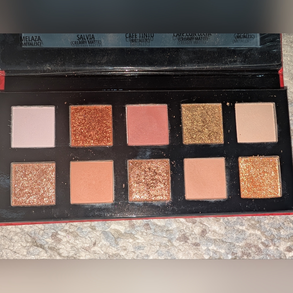 MAC Cosmetics Aute Cuture Starring Rosalía Palette